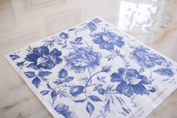 Belles & Whistles Rice Decoupage Paper Blue Sketched Flowers 3 sheets à 30 x 30cm - Image 2