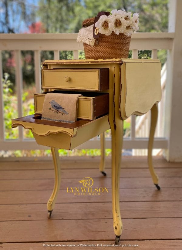 Dixie Belle Chalk Mineral Paint Rebel Yellow - Image 4