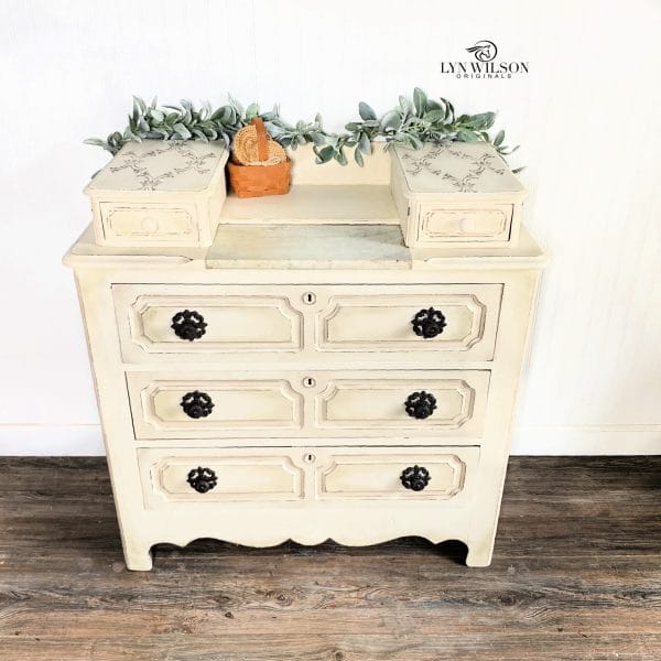 Dixie Belle Chalk Mineral Paint Drop Cloth - Image 4