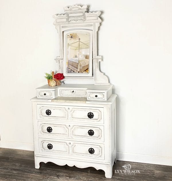 Dixie Belle Chalk Mineral Paint Fluff - Image 3