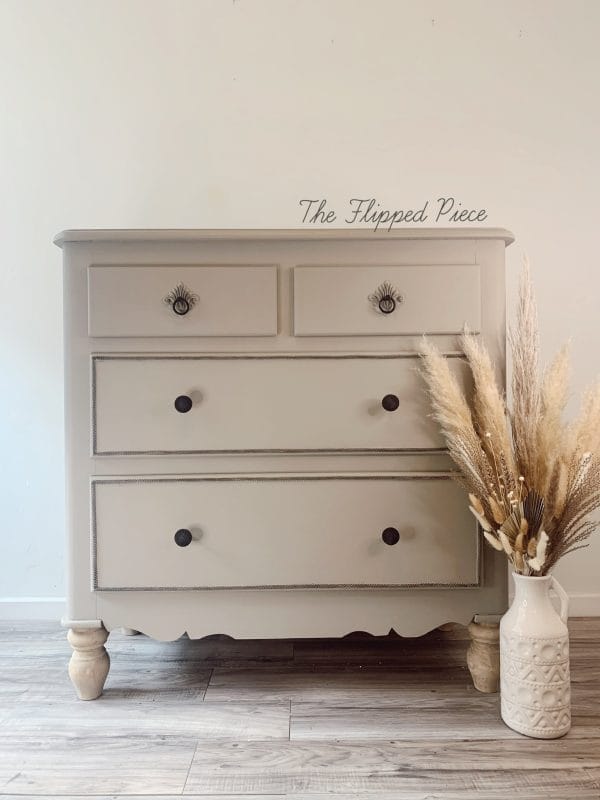 Dixie Belle Chalk Mineral Paint French Linen - Image 2
